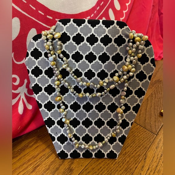 Fresh water pearls 🫧 - Picture 1 of 1